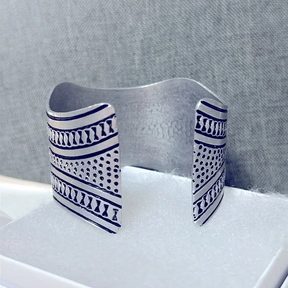 Native American Hopi Silver Overlay Cuff Bracelet - Picture 3 of 8